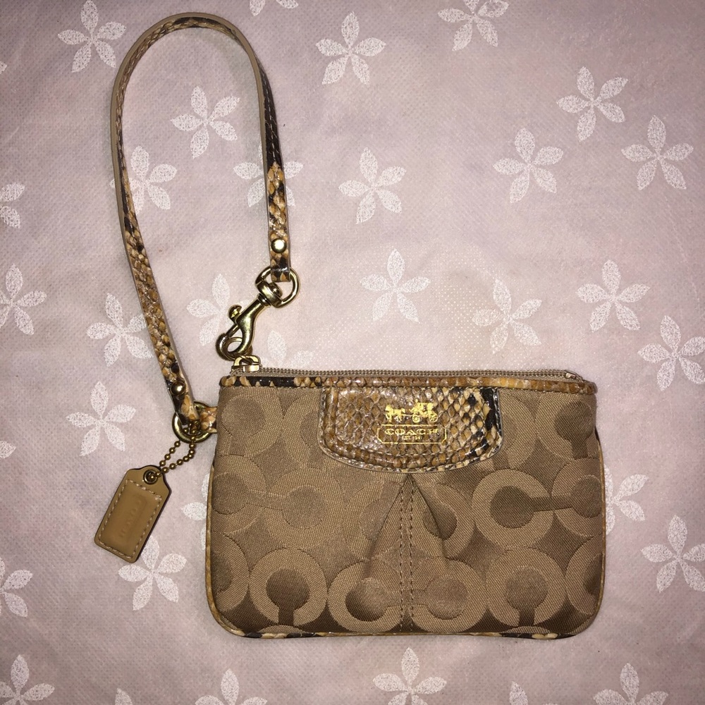 Snakeskin Coach Wristlet 💛